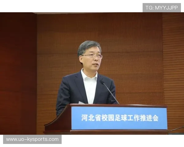 足球俱乐部与地方教育部门签署合作框架,足球俱乐部承包学校足球教育